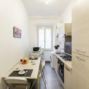 Vacanze Romane Holidays Apartamento